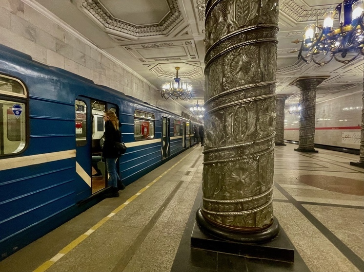 В метро Петербурга услугами сопровождения воспользовались 547 тысяч пассажиров за год