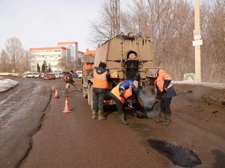 В Липецке идет ямочный ремонт на улице Ковалева