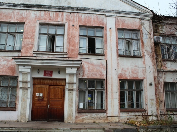 Женская консультация в Петрозаводске срочно переезжает из разрушающегося здания