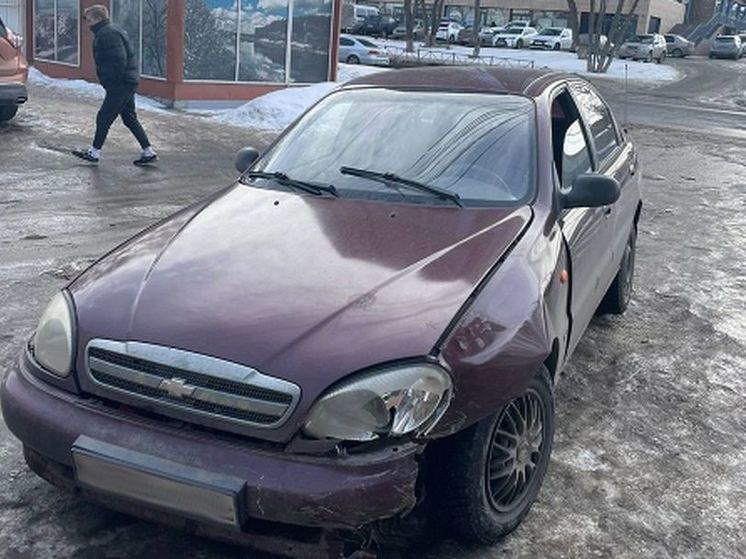 При столкновении двух легковушек на Касимовском шоссе пострадала 33-летняя женщина