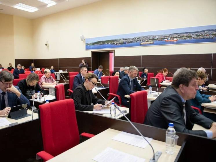 Заседание Совета депутатов прошло в Мурманске