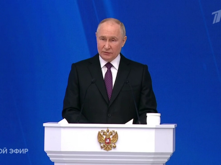 Владимир Путин предложил продлить в регионах программу семейной ипотеки