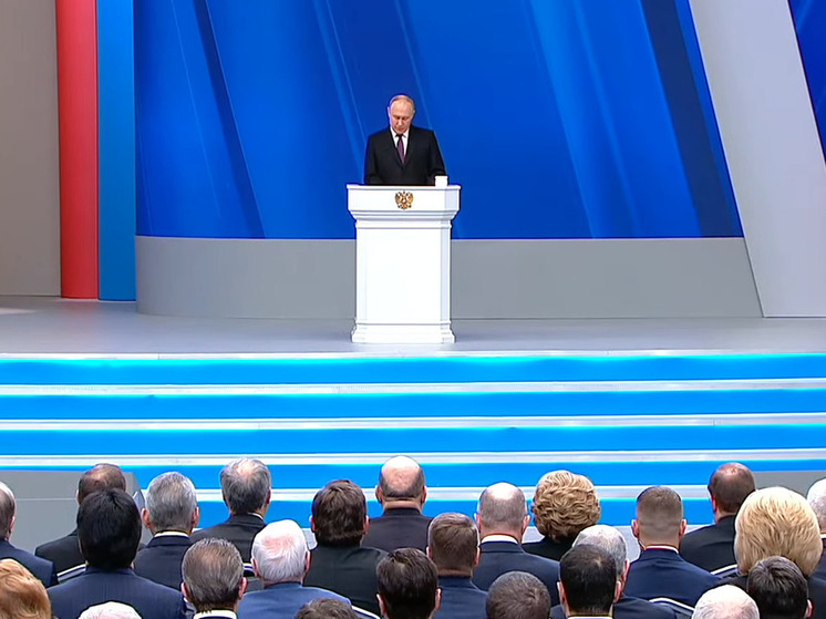 Владимир Путин поблагодарил фронтовиков и волонтеров Красноярска