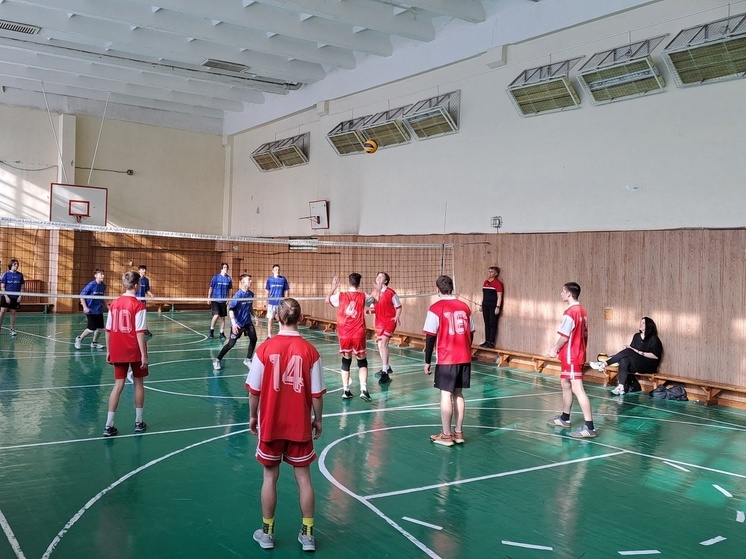 В Серпухове стартовали соревнования по волейболу