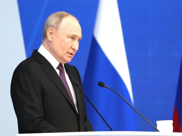 Путин предложил продлить программу семейной ипотеки до 2030 года