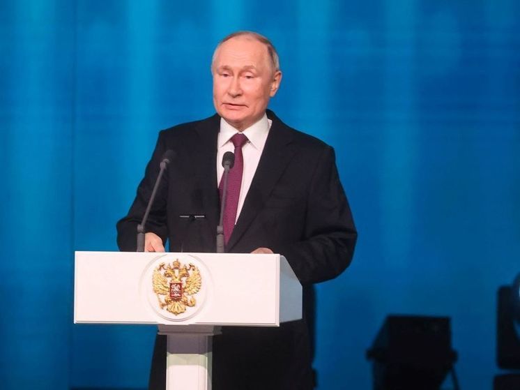 Путин призвал увеличить вложения в науку в два раза