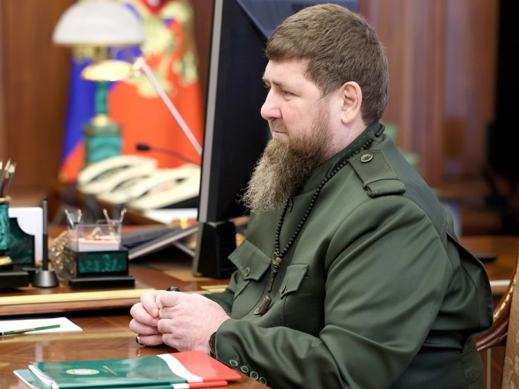 Глава Чечни Кадыров посмотрел послание президента Путина на рабочем месте