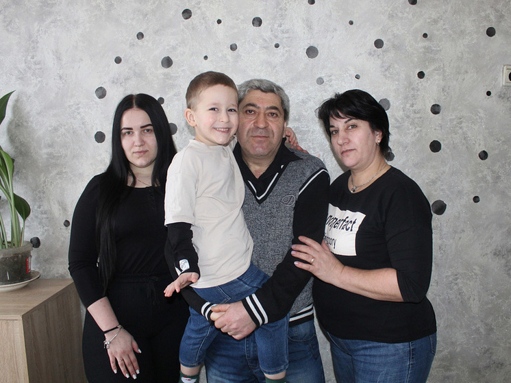 В Курской области наградили родителей военнослужащего за воспитание сына