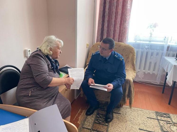 Прокурор Орловской области побеседовал с подопечными геронтологического центра