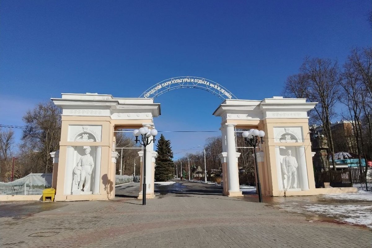 Мэр Белгорода назвал сроки завершения работ в парке имени Ленина - МК  Белгород