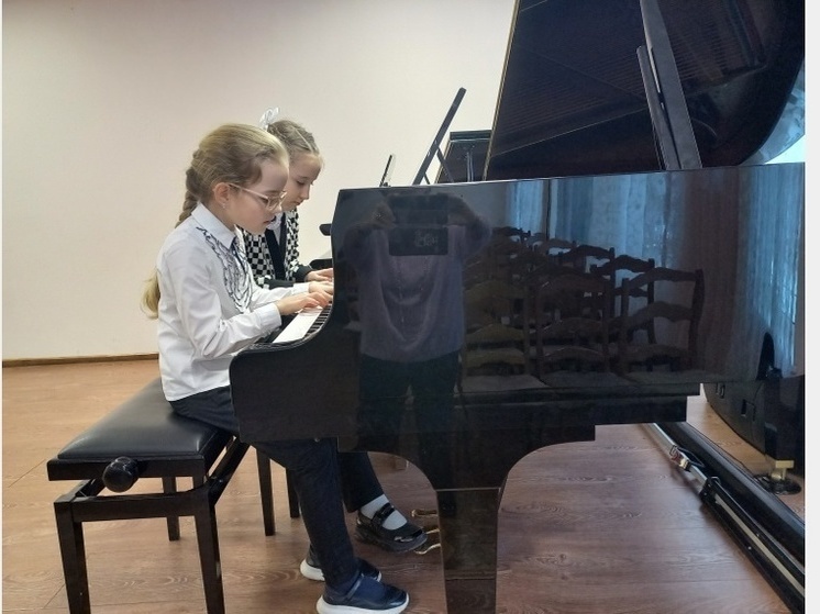 В Смоленской пятой музыкальной школе прошел отчетный концерт