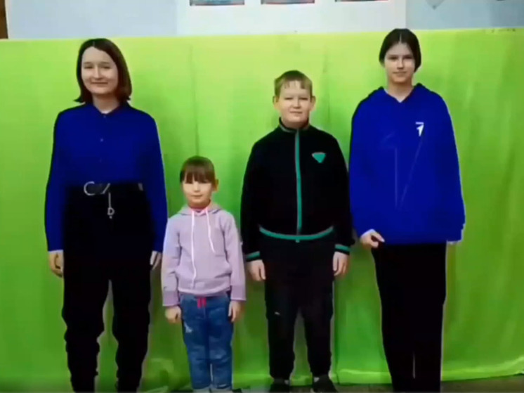  Школьники из Калмыковской школы Меловского района рассказали костромичам об истории своего села