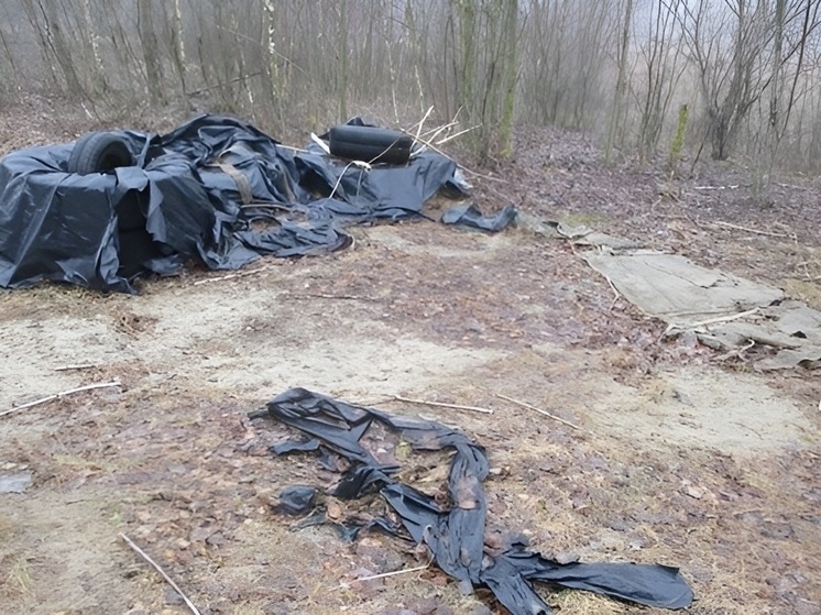 В Багратионовском районе выявили незаконную свалку покрышек и пленки