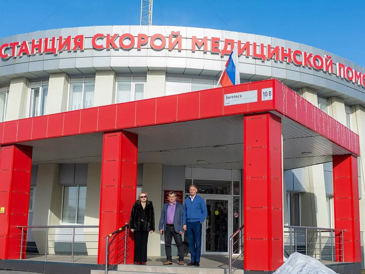 В Курске вручили новую униформу работникам скорой помощи