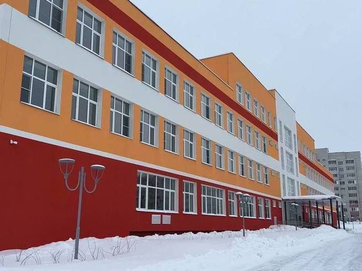 Родители ярославских первоклашек переживают, что школу на Пашуковской так и не откроют к новому учебному году