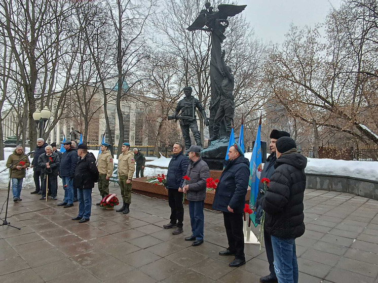 Союз десантников России почтил память героев 6-й роты псковской дивизии ВДВ