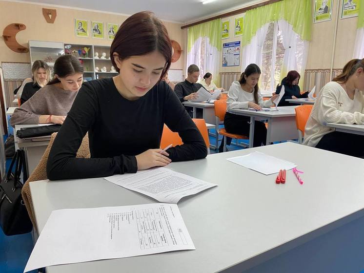 В школах Херсонщины начались всероссийские проверочные работы
