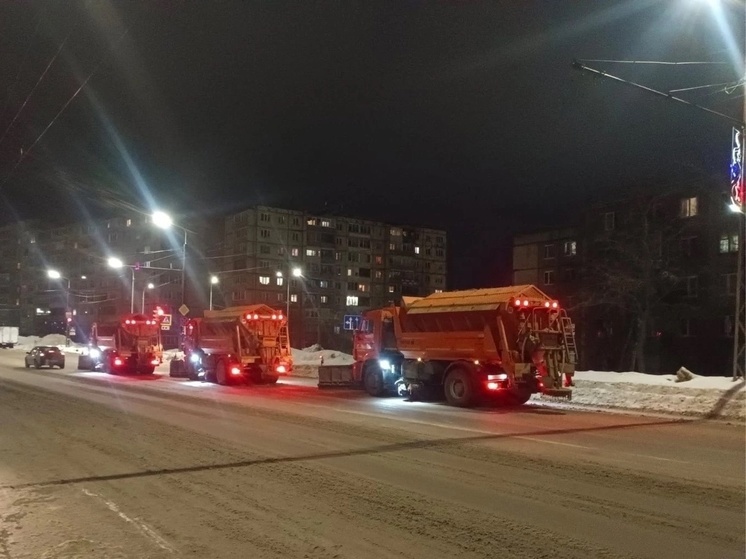 Снегоуборочные машины едут в спальный микрорайон Петрозаводска