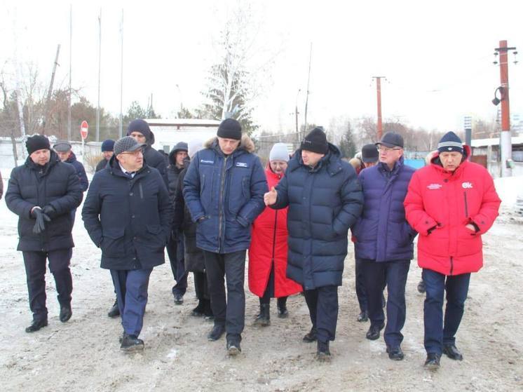 Мэр Омска Шелест и председатель Горсовета Корбут побывали на двух стройплощадках