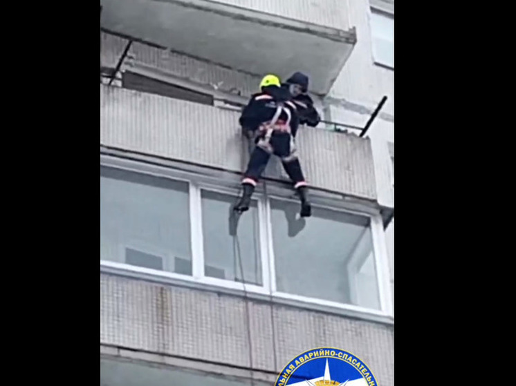 В Новосибирске 9-летний ребёнок двое суток находился в запертой квартире без еды