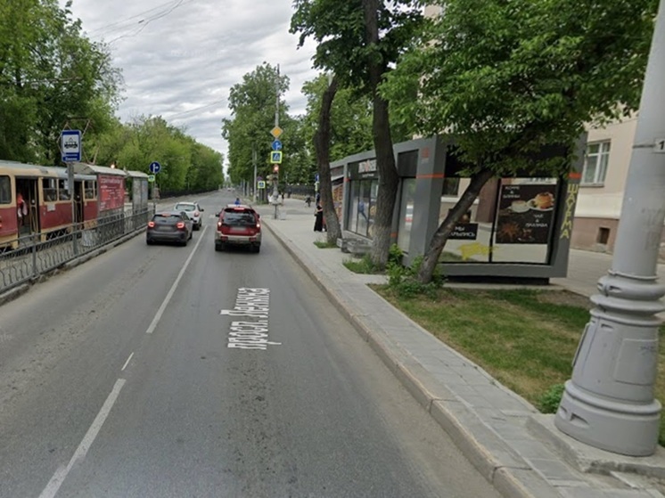 27-летний мужчина погиб под колесами Mazda в центре Екатеринбурга