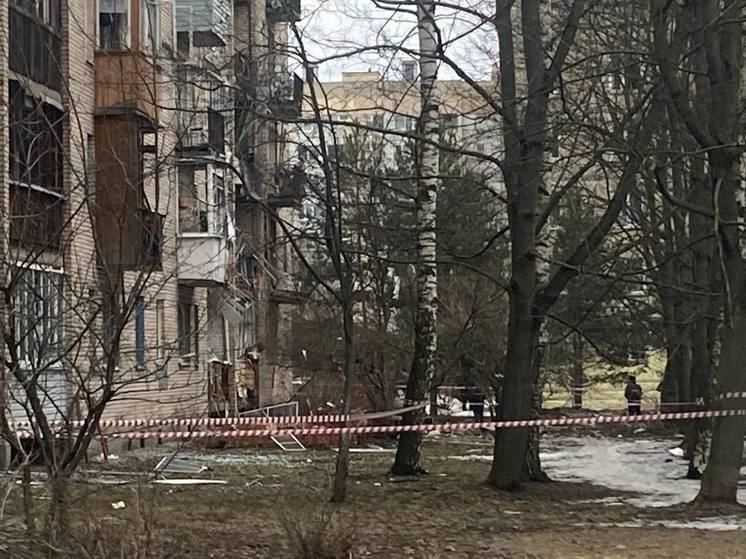 Жительница дома №161 на Пискаревском рассказала о повреждениях квартиры
