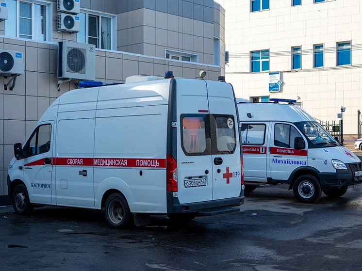 В Курске 184 работников скорой помощи переодели в новую униформу