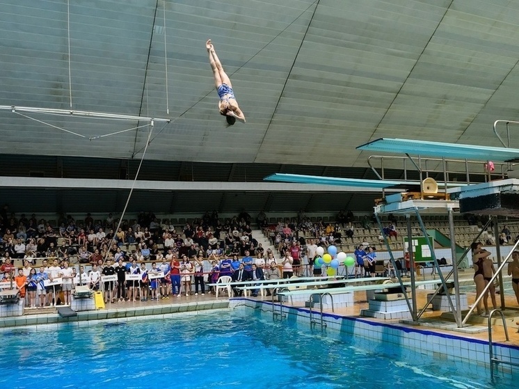 Пензенские спортсмены забрали 13 медалей с всероссийских соревнований по прыжкам в воду