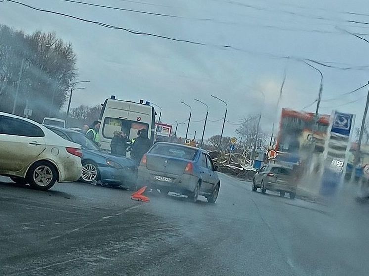 На Муромском шоссе в Рязани столкнулись две легковушки