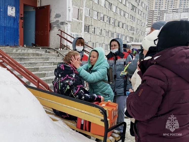 В Сургуте в общежитии начался пожар: спасены 32 человека