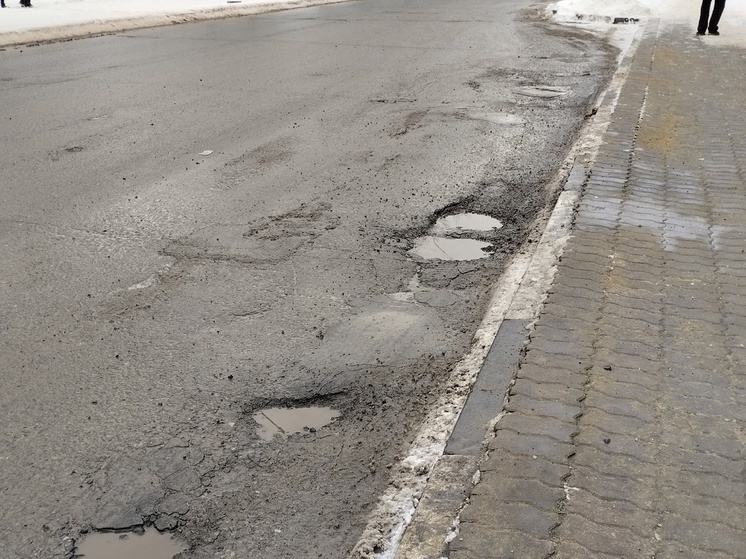 Глава ДНР отметил плохое состояние дорог в Макеевке