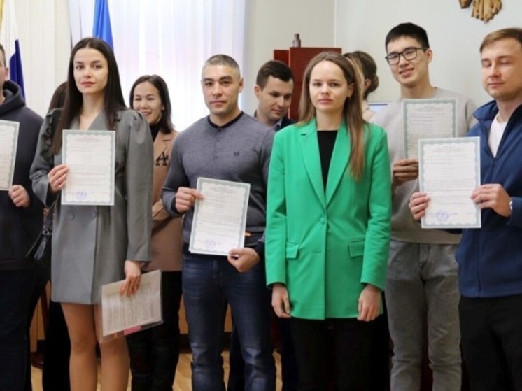 Шесть молодых семей Анадыря получили жилищные сертификаты