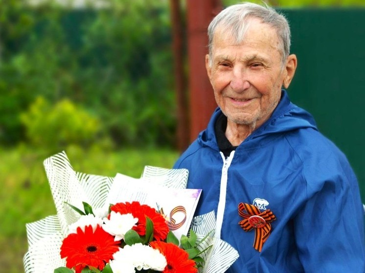 Губернатор Кубани поздравил со столетием ветерана из Новокубанска