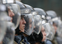 Источник в силовых структурах Ингушетии сообщил, что сотрудники правоохранительных органов проводят зачистку квартиры, в которой скрывались боевики, блокированные в городе Карабулак