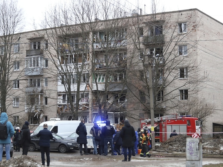 В Петербурге начался ремонт в поврежденных беспилотником домах