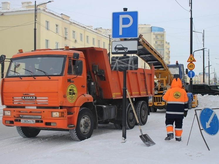 За последнюю неделю убрали более 52 тысяч кубических метров снега с улиц Якутска