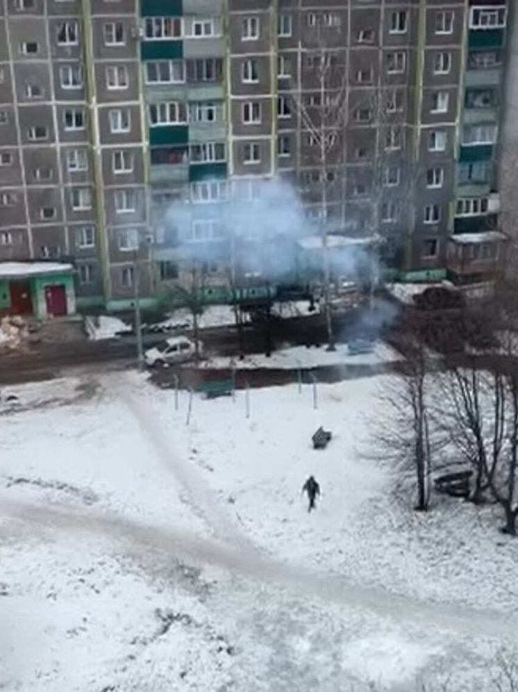 В Курске парень взорвал салют во дворе дома и сильно напугал соседей