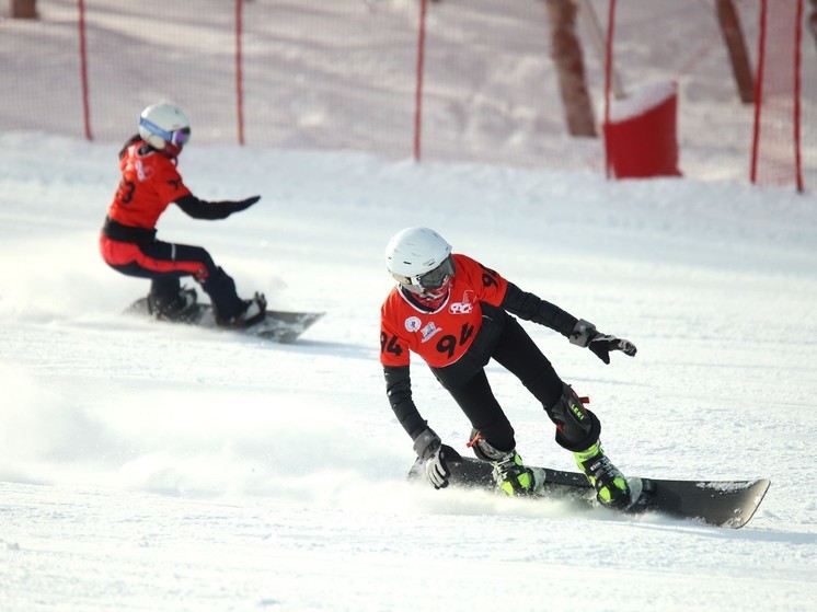 Чемпионат России по сноуборду стартовал на Сахалине
