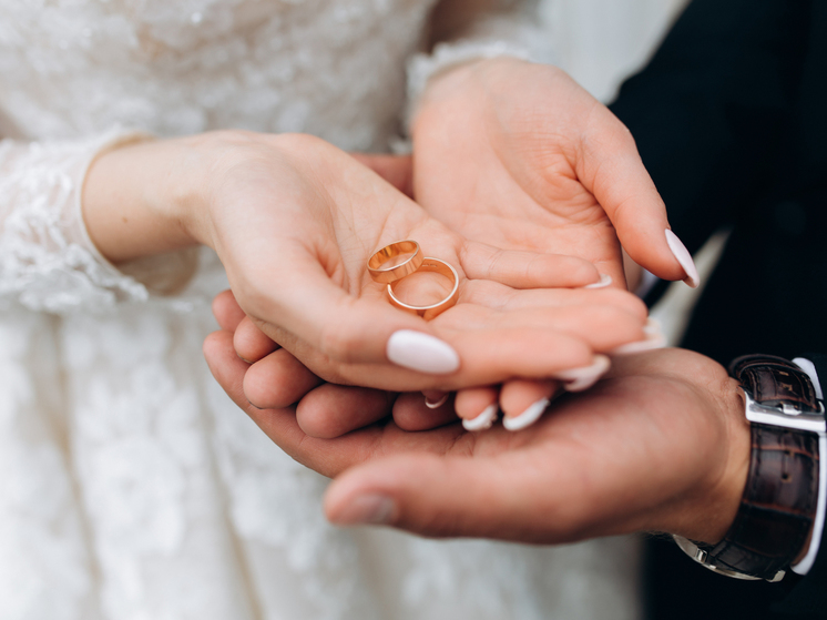 На Алтае девушка получила «условку» за фиктивный брак с приезжим