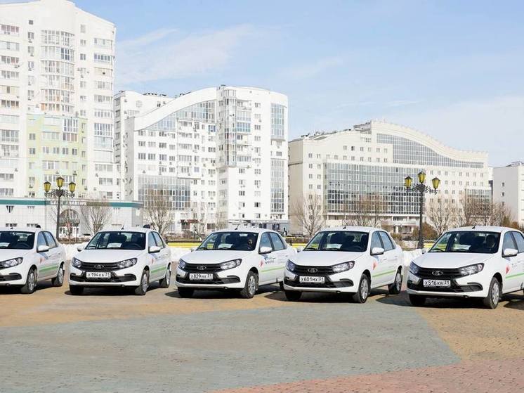 Губернатор передал Белгородской ЦРБ три новых автомобиля