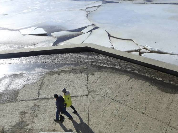 Подрыв льда реки Великой планируют произвести возле Пскова сегодня
