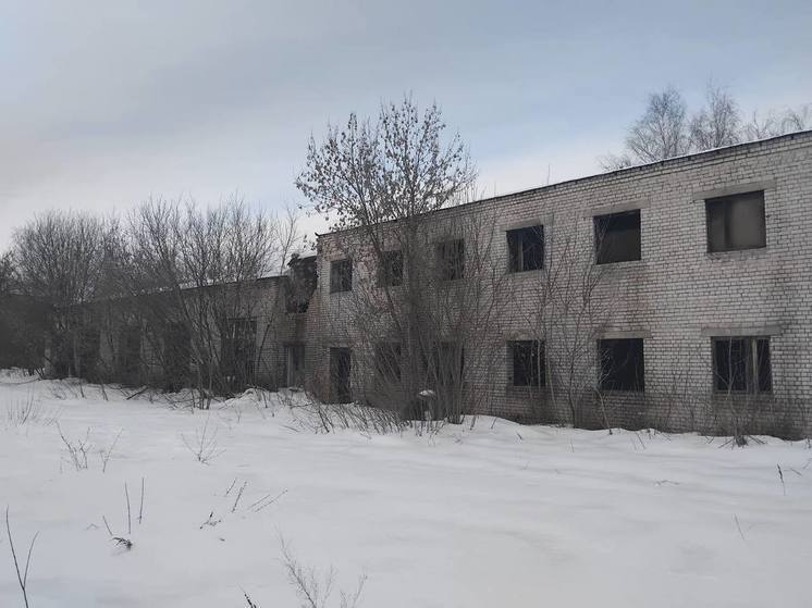 В Твери ребенок упал с заброшки: проводится проверка
