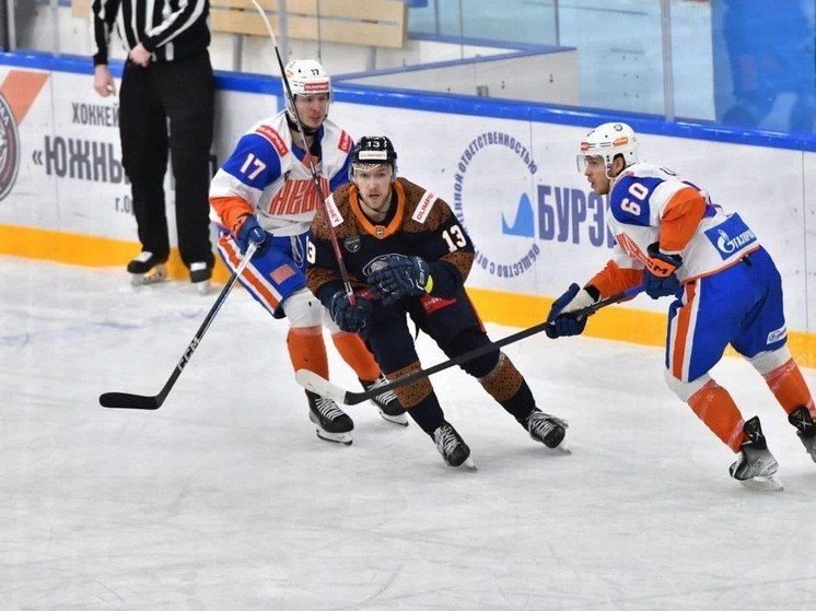 Хоккейный клуб «Южный Урал» в Орске обыграл ХК «СКА-Нева»