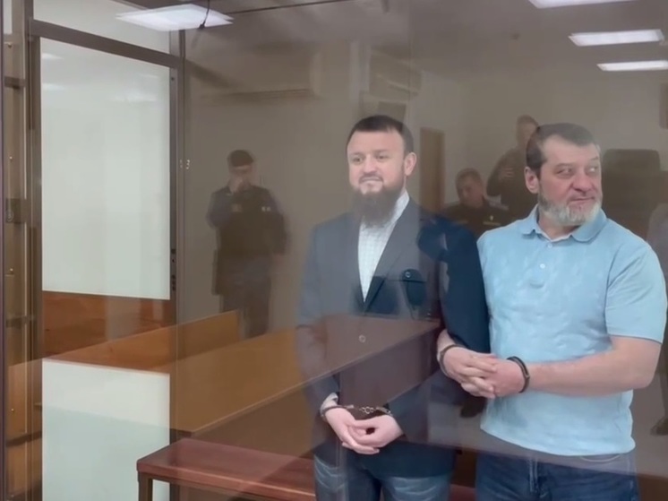  Братьев экс-сенатора от КЧР Рауфа Арашукова приговорили к 16 и 16,5 года колонии