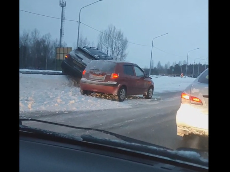 Несколько ДТП стали причиной пробки на Правобережном тракте около Барнаула