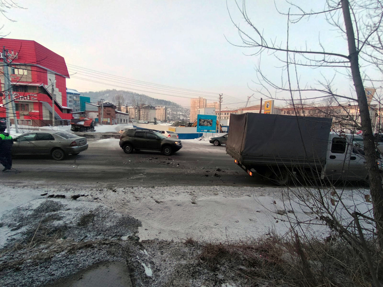 На Алтае в ДТП с участием грузового автомобиля пострадал ребенок