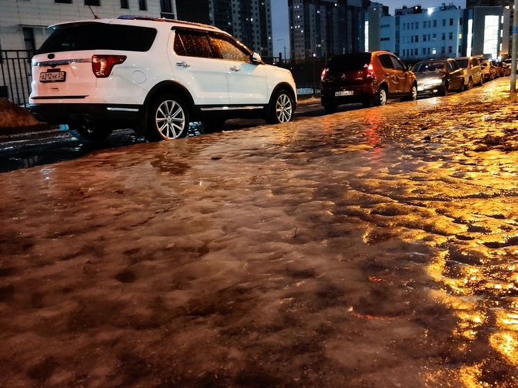 Водителей Кольского Заполярья просят быть осторожными в связи с гололедицей