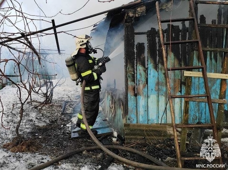 В Орловской области огонь уничтожил жилой дом