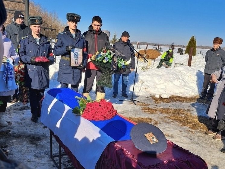 В Сасовском районе простились с погибшим на СВО Александром Вицукаевым