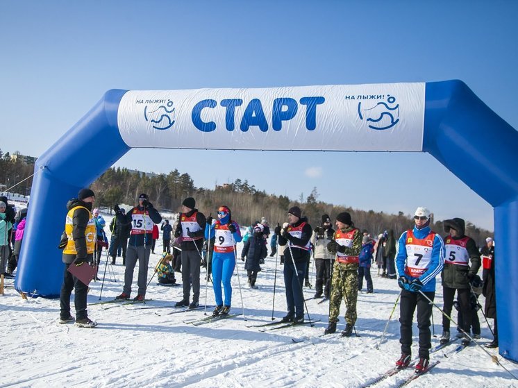 Объединяющая лыжня Эн+: тысячи спортсменов-любителей встали «На лыжи!»